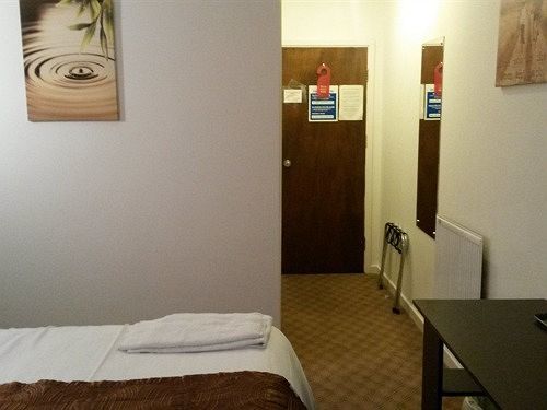 Red Lion Hotel Tredegar Luaran gambar